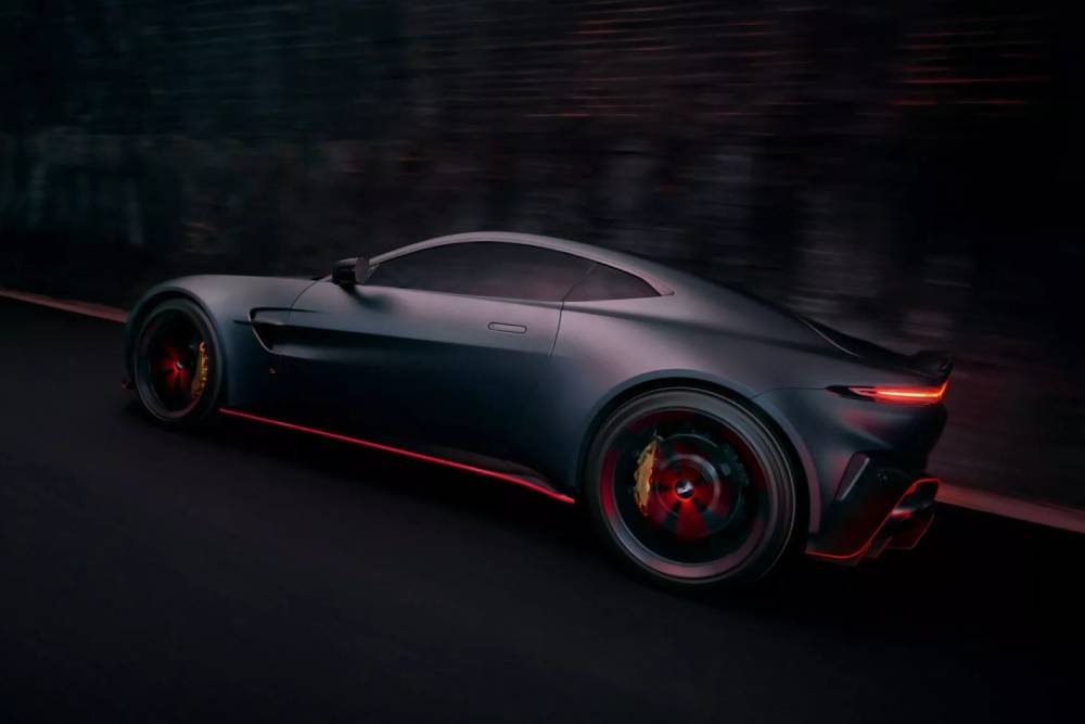 Εκρηκτική νέα Aston Martin Vantage S 680 PS