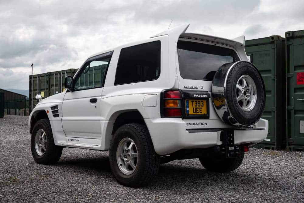 Εντυπωσιακό Mitsubishi Pajero Evo θυμάται το Ντακάρ