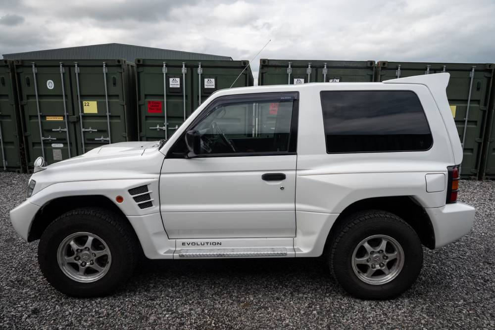 Εντυπωσιακό Mitsubishi Pajero Evo θυμάται το Ντακάρ