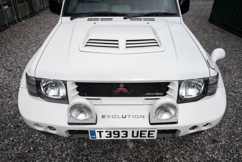 Εντυπωσιακό Mitsubishi Pajero Evo θυμάται το Ντακάρ