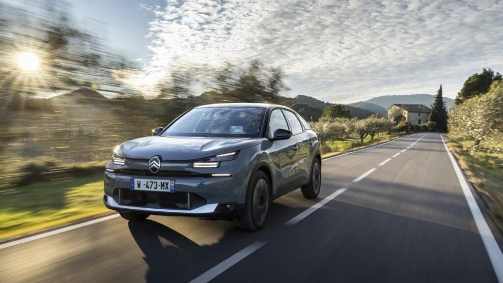 Οι νέες εκδόσεις του Citroën C4 των 145 PS από €22.900 4 Citroen C4