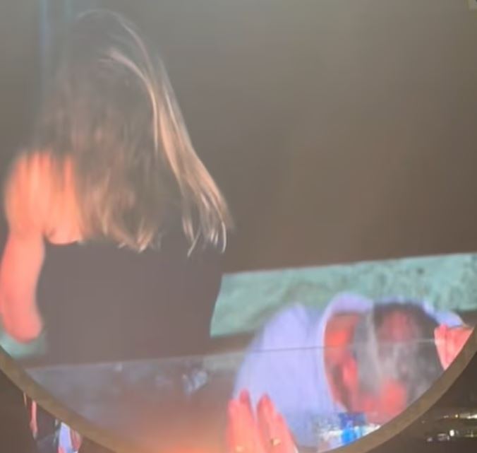 Βοστώνη: Η «kiss cam» αποκάλυψε κρυφό ζευγάρι στη συναυλία των Coldplay – Η αντίδραση της συζύγου του CEO