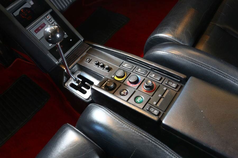 Στα δικαστήρια για τα δικαιώματα του "Testarossa" 9 Ferrari Testarossa