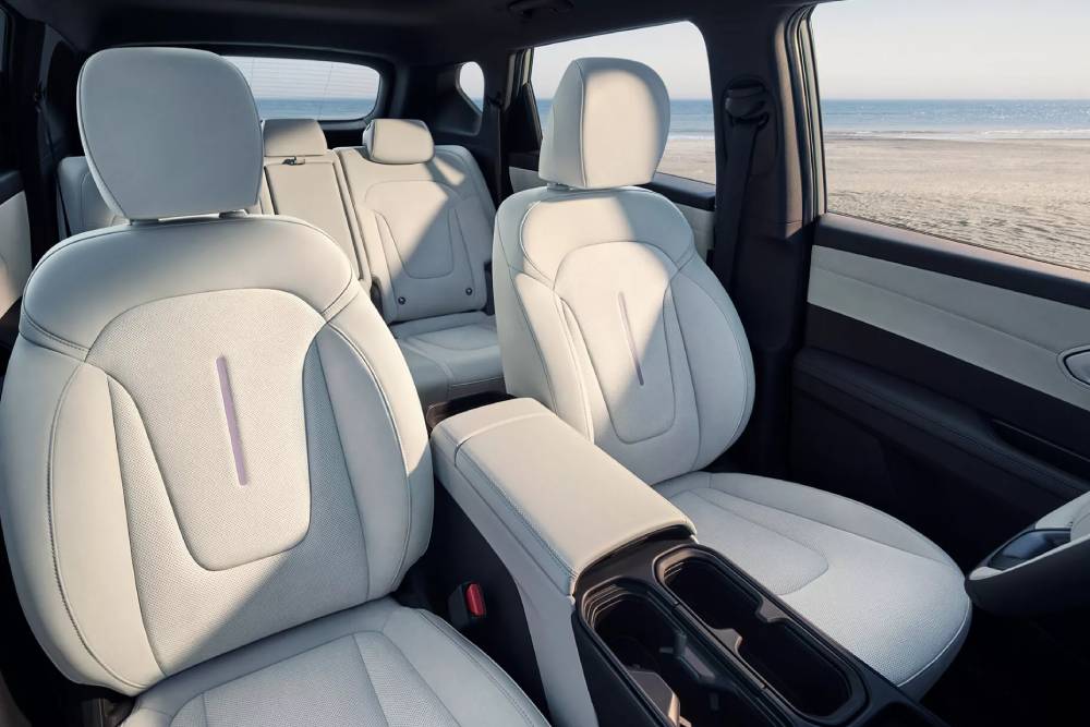 Καινοτόμο SUV Hyundai Elexio με τεράστια οθόνη 27 ιντσών