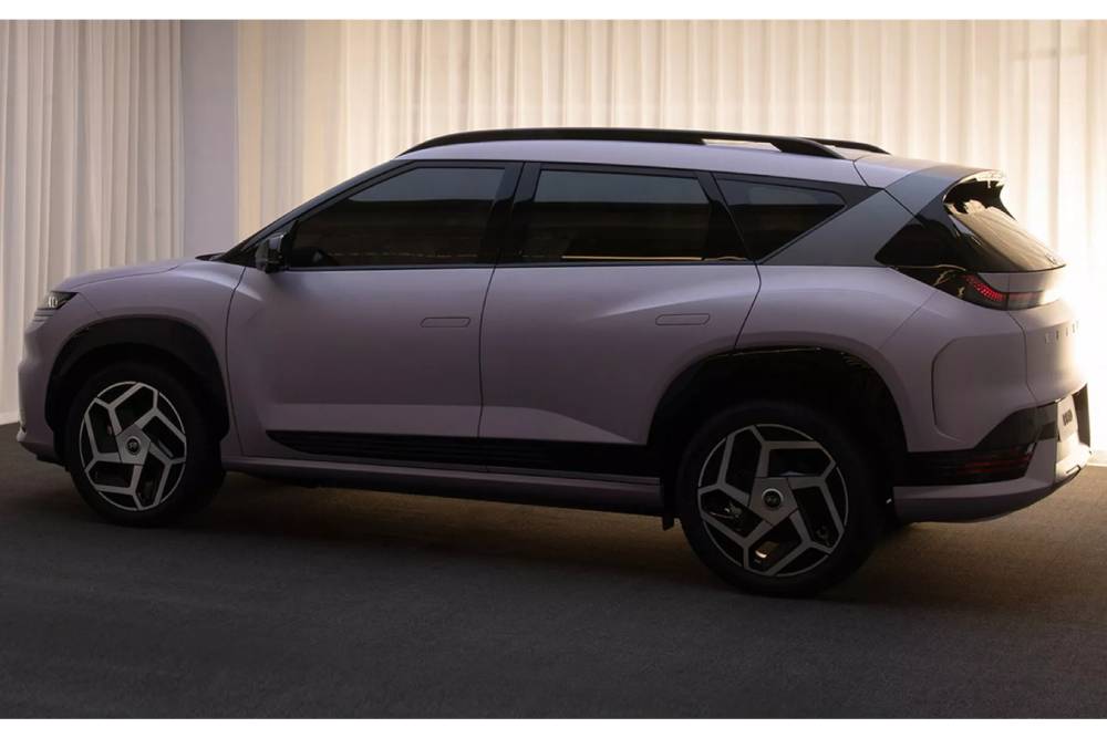 Καινοτόμο SUV Hyundai Elexio με τεράστια οθόνη 27 ιντσών
