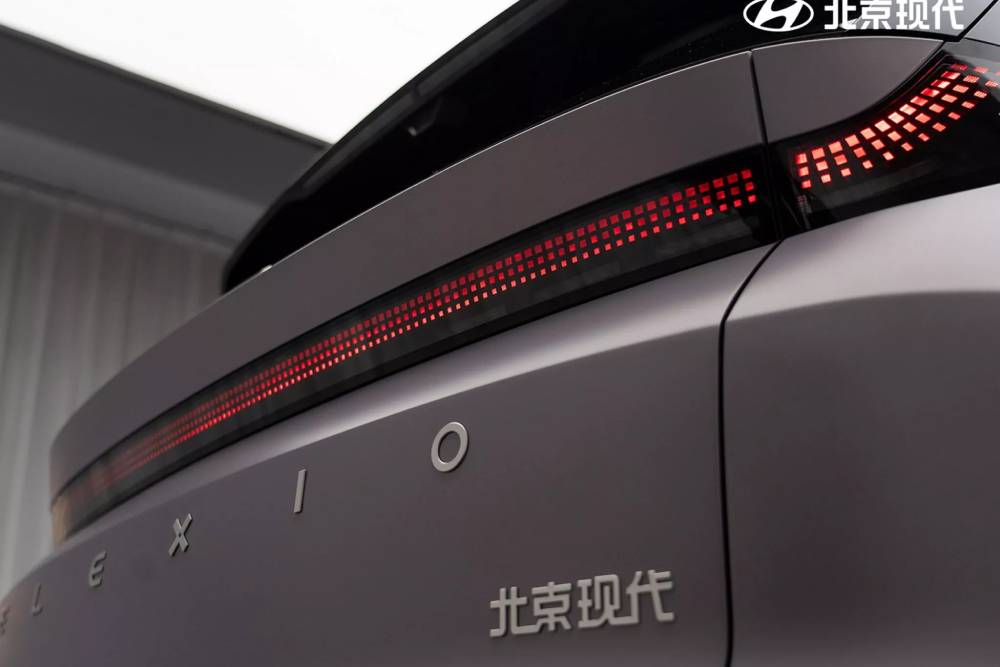 Καινοτόμο SUV Hyundai Elexio με τεράστια οθόνη 27 ιντσών