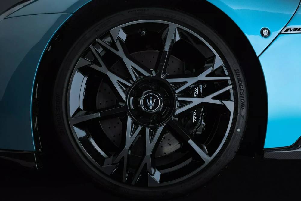 Καθαρή ευχαρίστηση η καινούργια Maserati MCPURA
