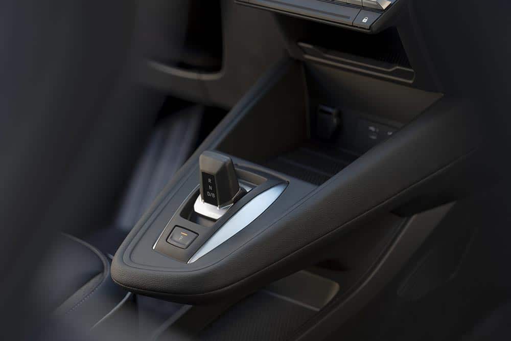 Νέο C-SUV Mitsubishi Grandis μαθαίνει γαλλικά