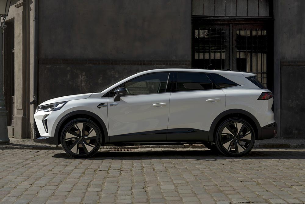 Νέο C-SUV Mitsubishi Grandis μαθαίνει γαλλικά