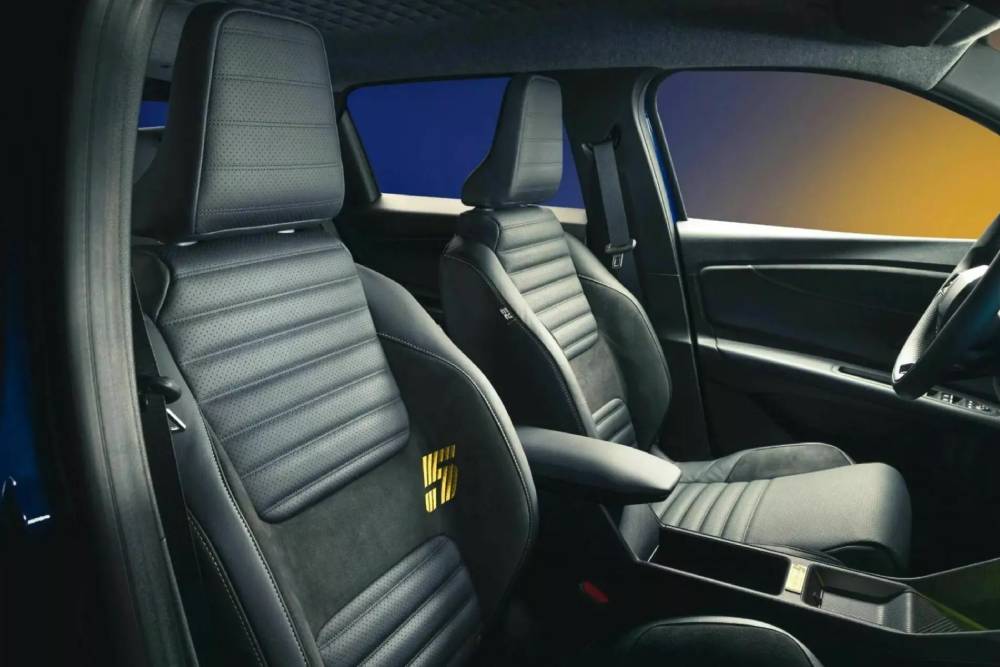 Το ανανεωμένο Renault 5 μεταμορφώθηκε σε Clio Williams!