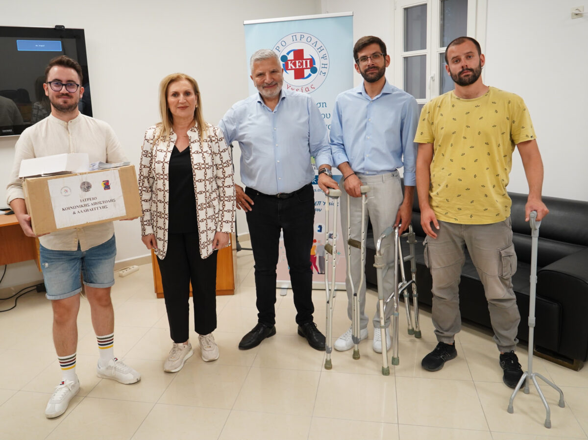 Η δημογραφική κρίση πλήττει τα παραμεθόρια νησιά – «Ωρολογιακή βόμβα» η αποψίλωση νέων 3 Παράδοση φαρμάκων και υγειονομικού υλικού στο Ιατρείο του Αη Στράτη