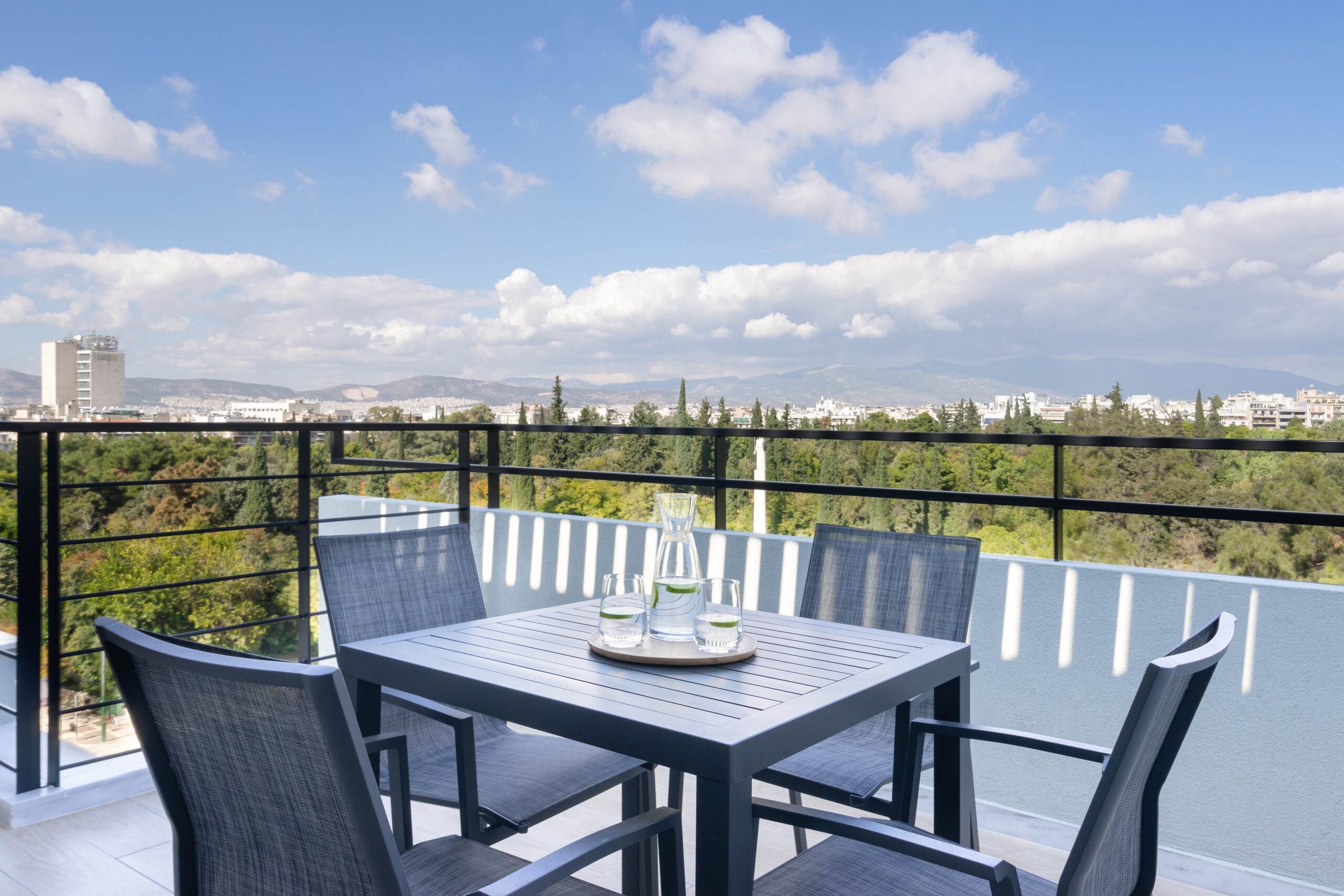 Hestia Luxury Apartments: Η απόλυτη αστική εμπειρία στις πιο ζωντανές περιοχές της Αθήνας