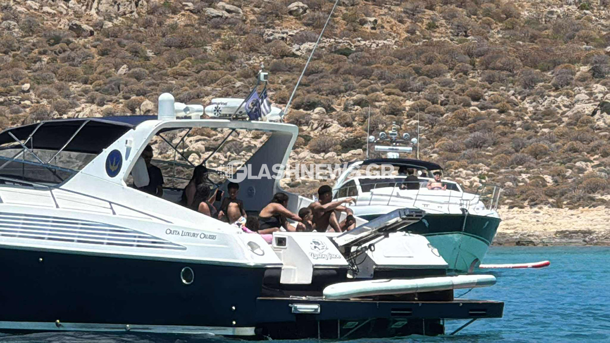 Ο Γιάννης Αντετοκούνμπο ξεναγείται με πολυτελές σκάφος στις παραλίες της Κρήτης