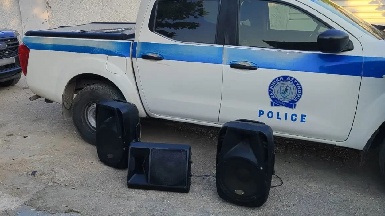 Ασπρόπυργος: Έντεκα άτομα συνελήφθησαν σε αστυνομική επιχείρηση σε γειτονιά