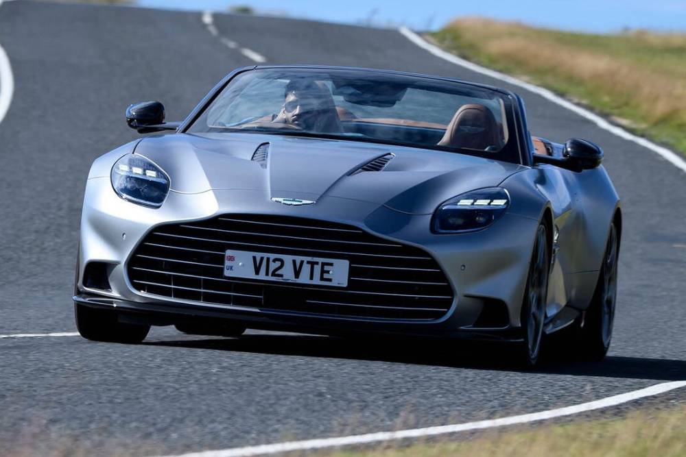 aston martin vanquish volante 02