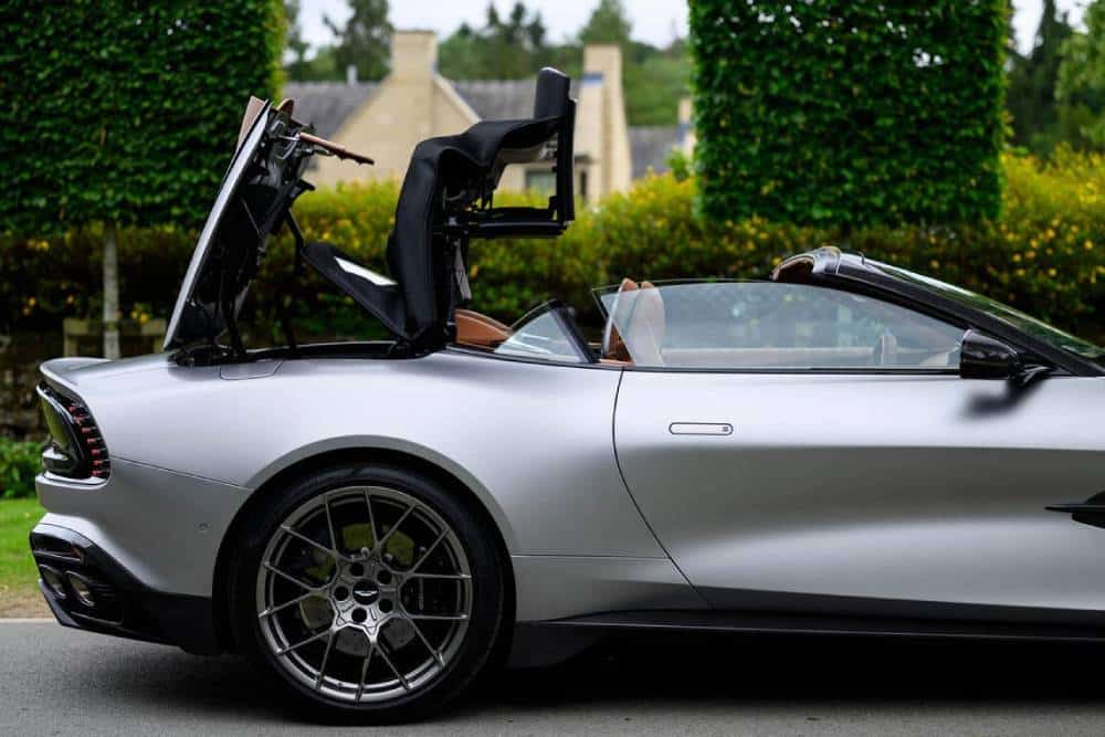 aston martin vanquish volante 05