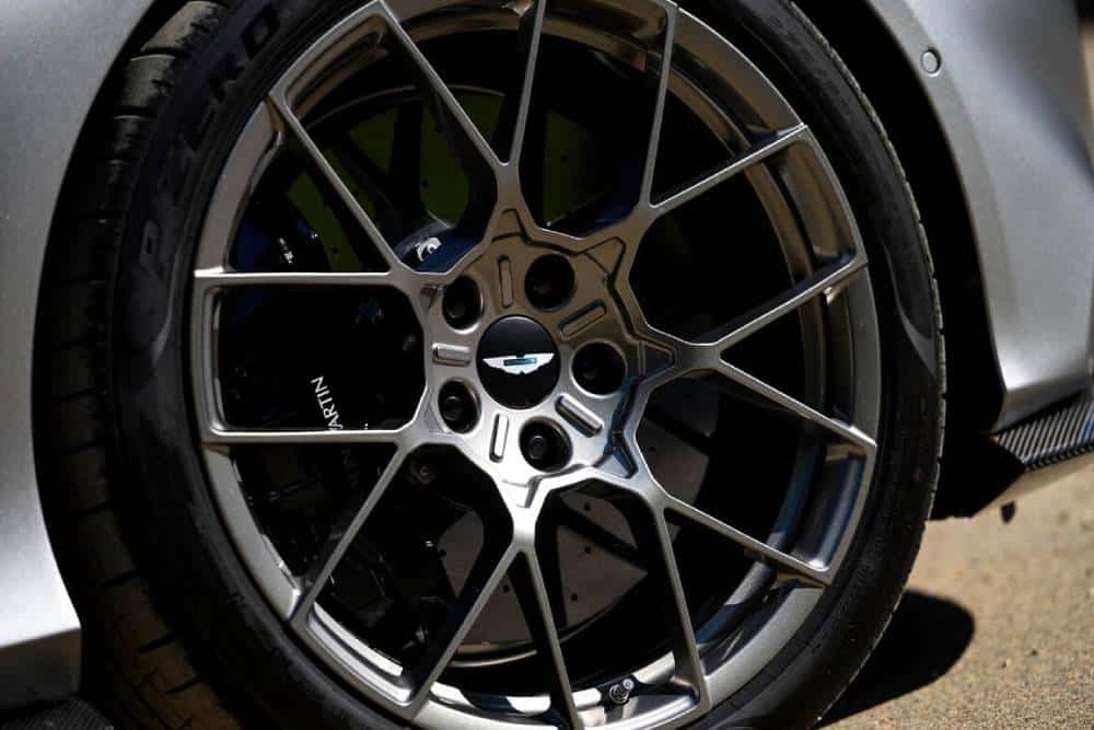 aston martin vanquish volante 08