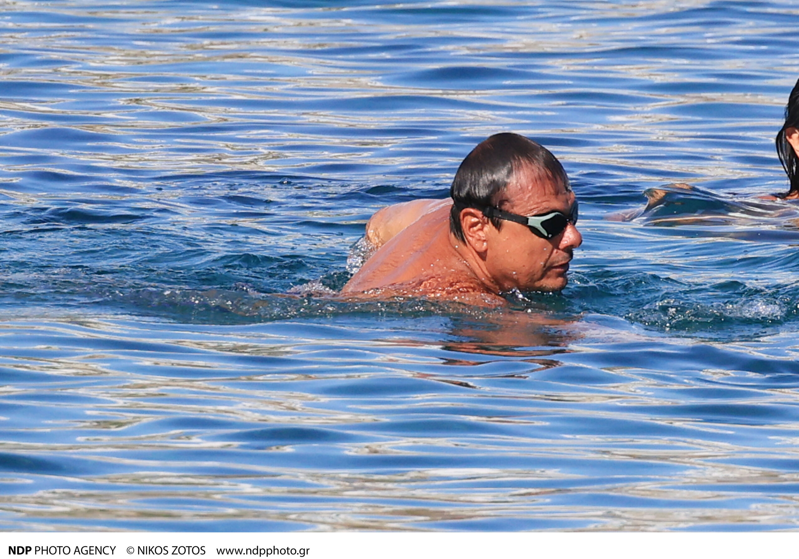 Ο Εργκίν Αταμάν απολαμβάνει το καλοκαίρι με χαμόγελο στη Μύκονο