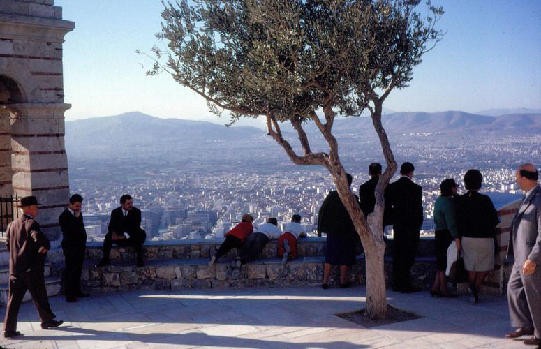 Η Αθήνα τη δεκαετία του 1960 – Εκπληκτικές εικόνες μιας άλλης γοητευτικής εποχής