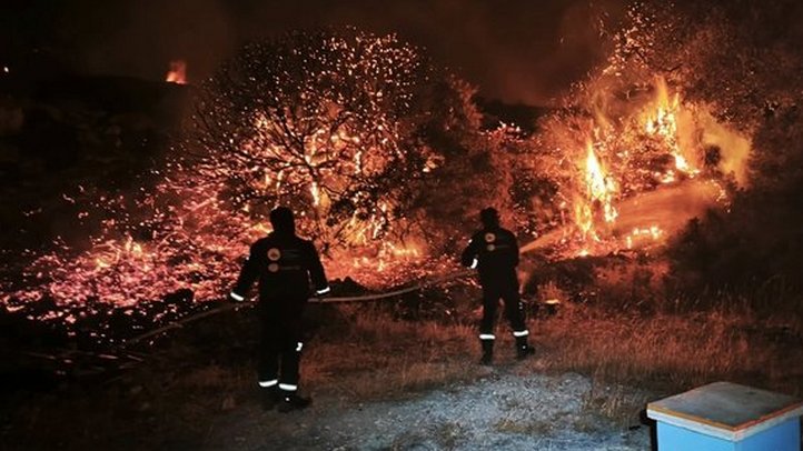 Ατελείωτη τραγωδία στην Κύπρο: Δύο νεκροί από την πύρινη λαίλαπα στην ορεινή Λεμεσό – Αγωνία για τον απεγκλωβισμό δεκάδων ανθρώπων
