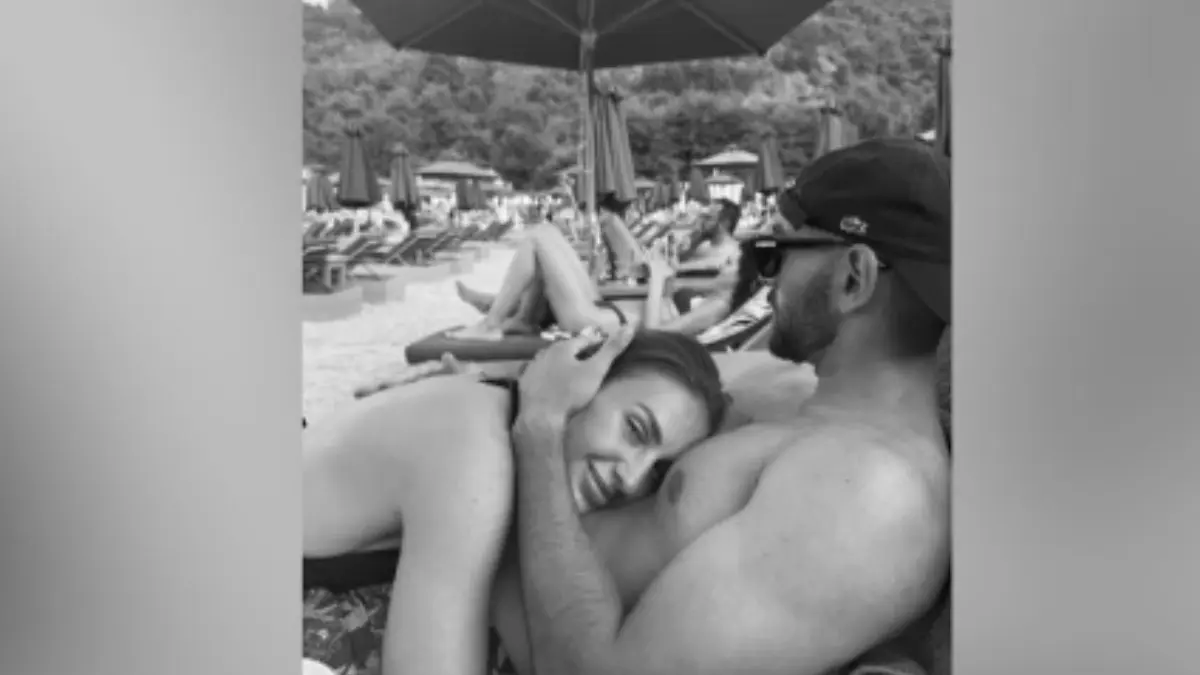 Η Κατερίνα Δαλάκα ποζάρει αγκαλιά με τον σύντροφό της