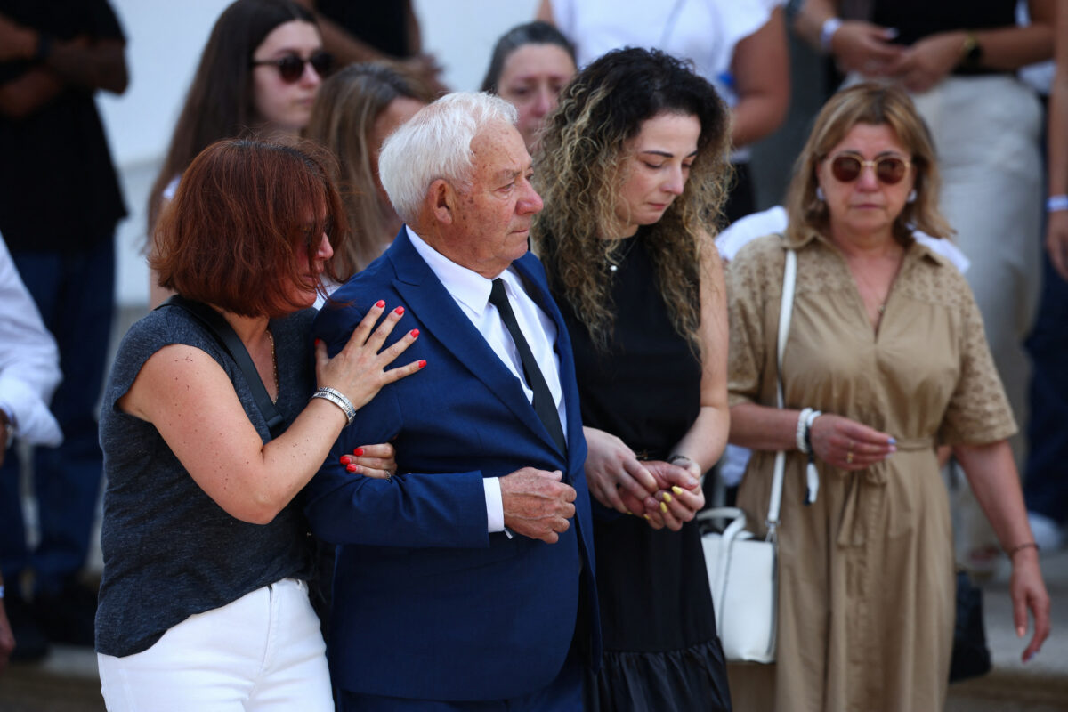 Ντιόγκο Ζότα: Η σύζυγος που «λύγισε» πάνω από το φέρετρο του Πορτογάλου και ο υποβασταζόμενος παππούς του