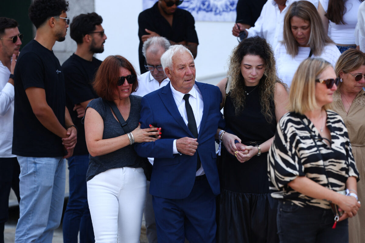 Ντιόγκο Ζότα: Η σύζυγος που «λύγισε» πάνω από το φέρετρο του Πορτογάλου και ο υποβασταζόμενος παππούς του
