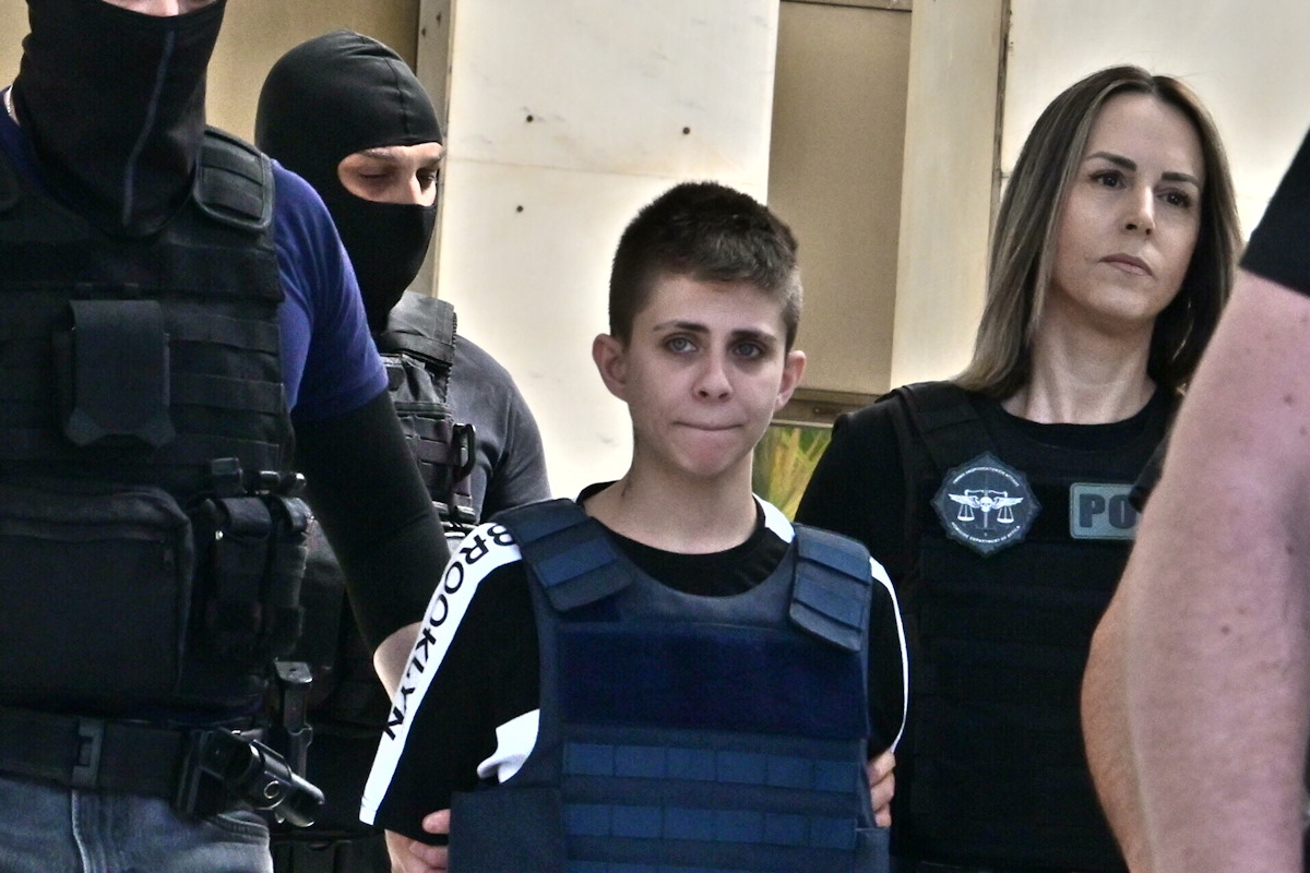Η Ειρήνη Μουρτζούκου έφτασε στον Κορυδαλλό – Με αβέβαιο βλέμμα και σκυμμένο κεφάλι 8 Mεταγωγή της 25χρονης Ειρήνης Μουρτζούκου στις φυλακές Κορυδαλλού από την ΓΑΔΑ
