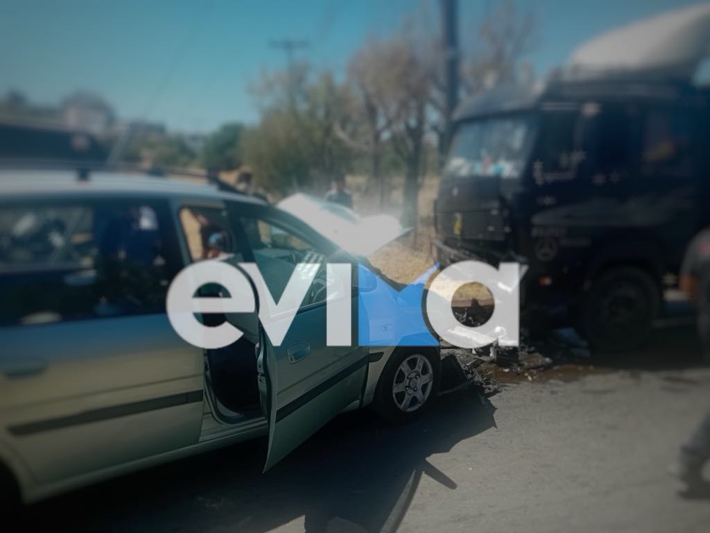 Χαλκίδα: Σοκαριστική σύγκρουση αυτοκινήτου με φορτηγό – Στο νοσοκομείο η οδηγός του Ι.Χ. 4 Το σημείο του τροχαίου