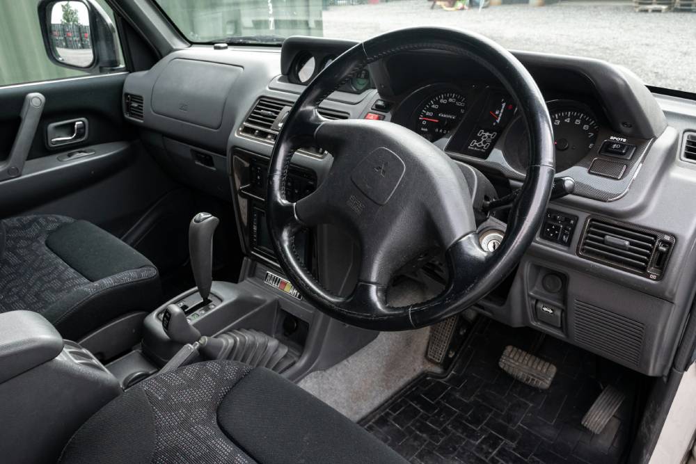 Εντυπωσιακό Mitsubishi Pajero Evo θυμάται το Ντακάρ