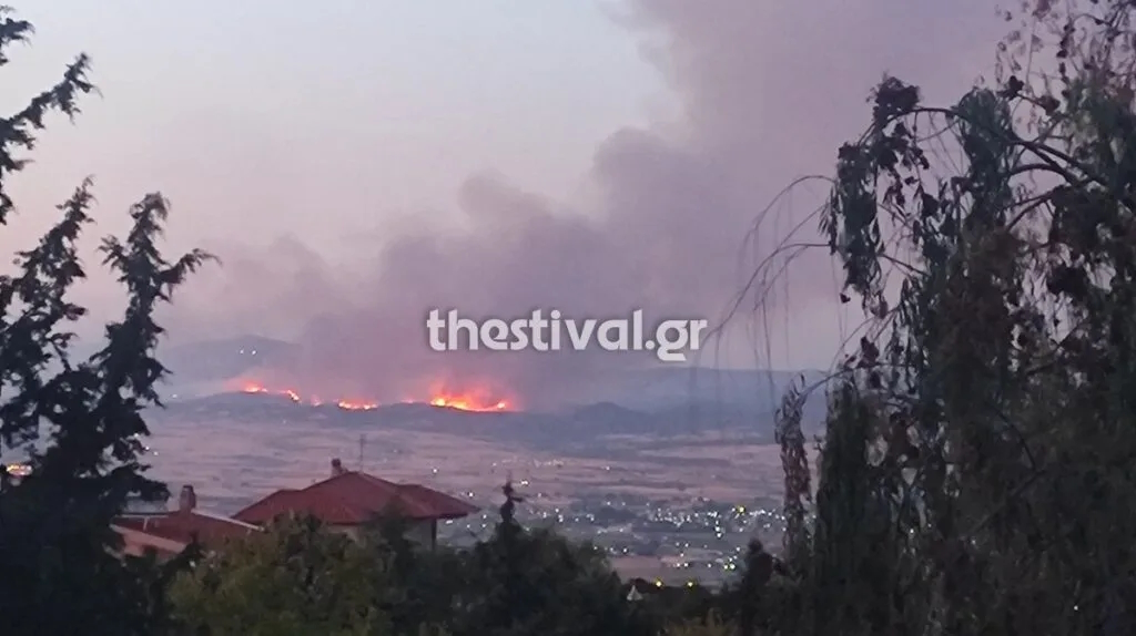 Φωτιά στην Άσσηρο Θεσσαλονίκης