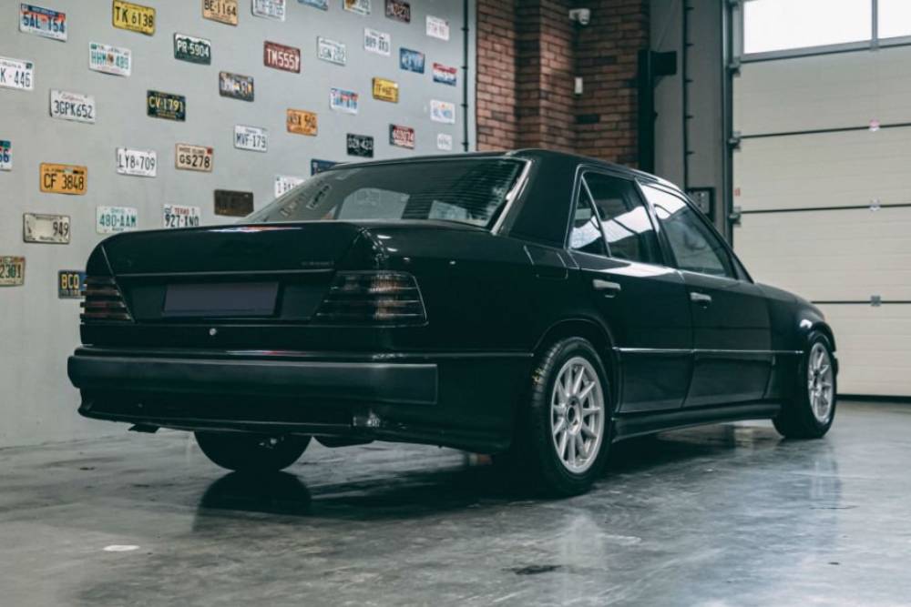 Η ανεπανάληπτη Mercedes W124 με μοτέρ BMW M5