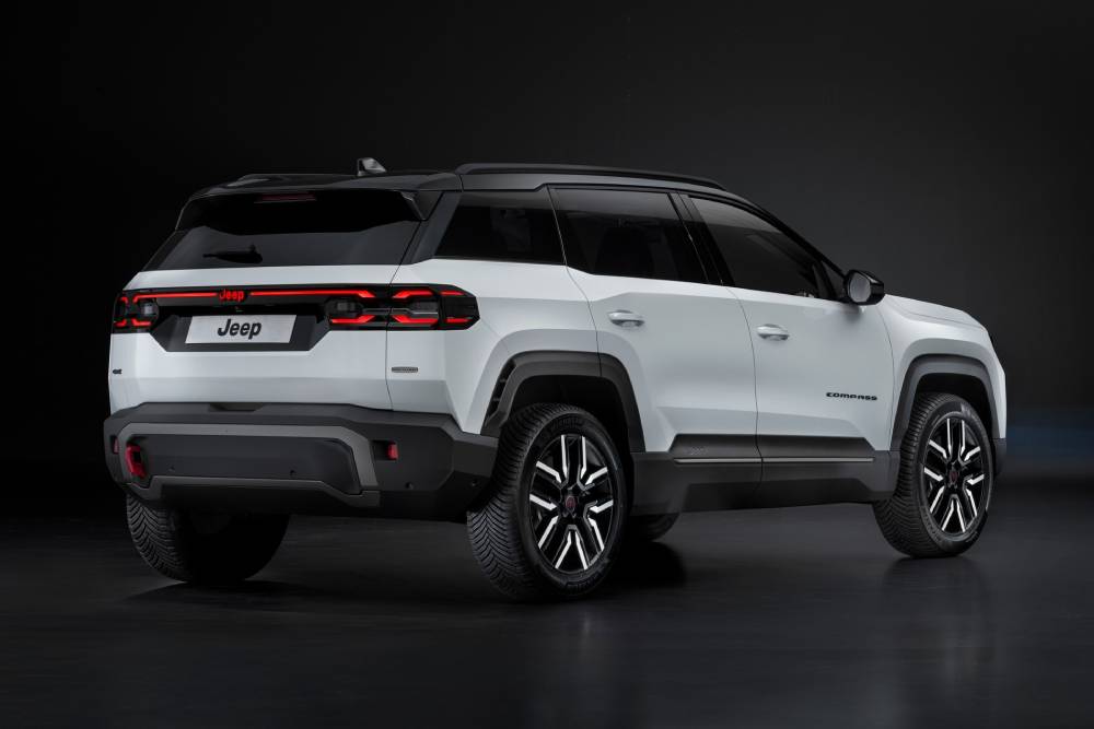 Το Jeep Compass 4xe επαναπροσδιορίζει την περιπέτεια