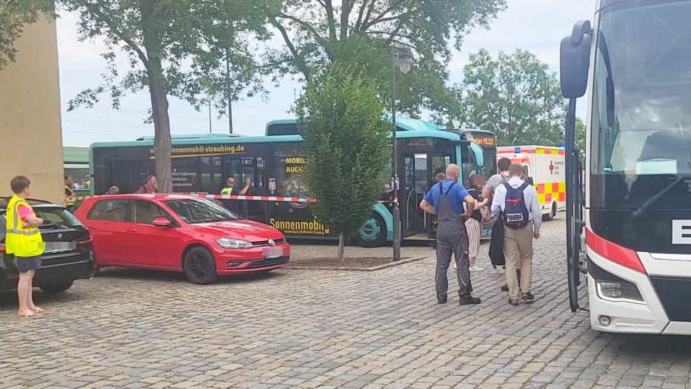 Γερμανία: Τέσσερις τραυματίες σε επίθεση με τσεκούρι σε τρένο στην Βαυαρία – Πώς οι επιβάτες αφόπλισαν τον δράστη