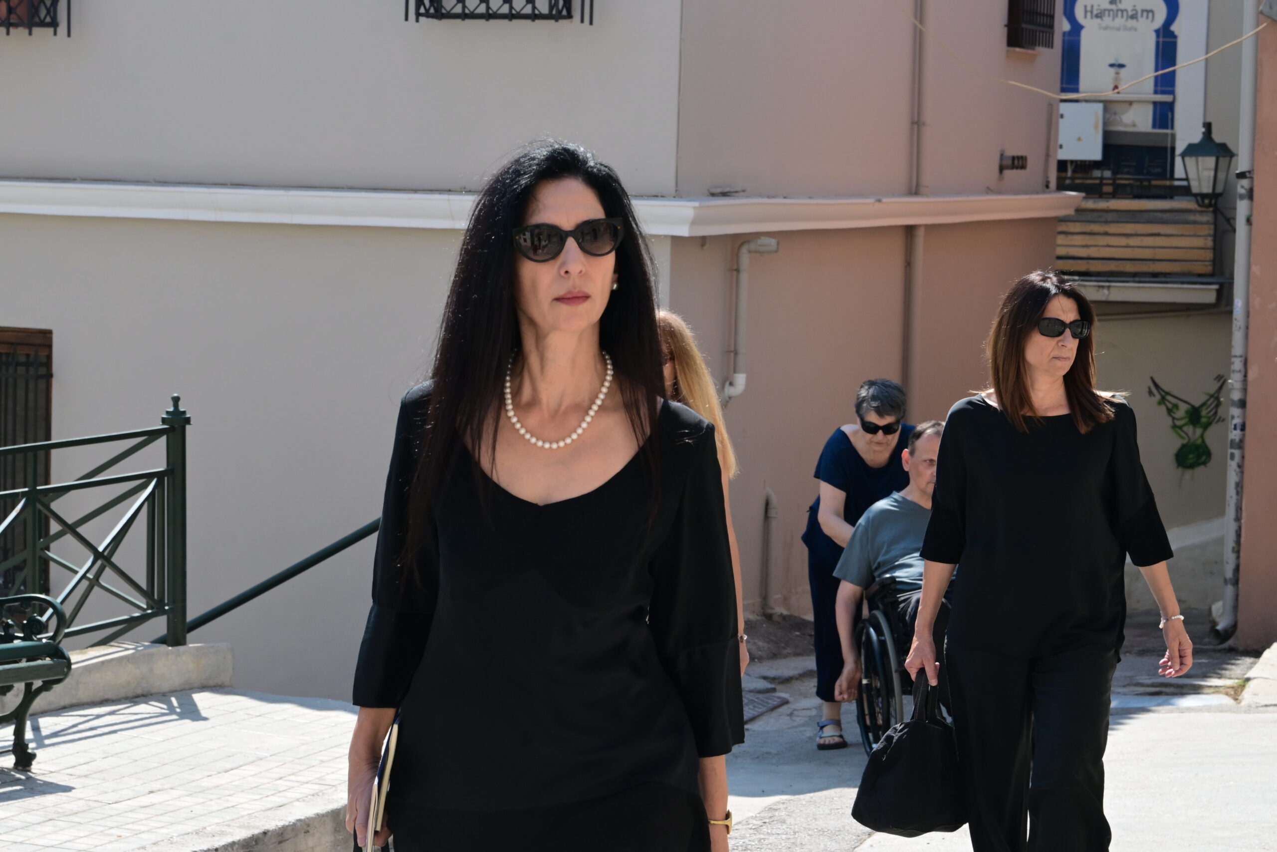 Γεράσιμος Μιχελής: Συγκλονιστική στιγμή στην κηδεία του ηθοποιού – Το στεφάνι από το καστ του «Παρά Πέντε»
