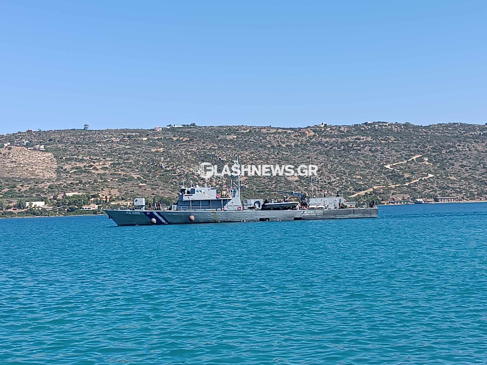 Στο λιμάνι της Σούδας κατέπλευσαν 117 παράτυποι μετανάστες – Θα ταξιδέψουν με το ίδιο πλοίο στην Αθήνα 5 Το πλοίο καταφτάνει στο λιμάνι της Σούδας