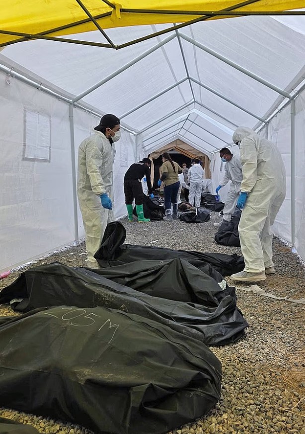 Σοκαρισμένες οι αρχές με σπίτι – κρεματόριο όπου εντοπίστηκαν στοιβαγμένα 389 πτώματα – Τι ερευνούν στο Μεξικό