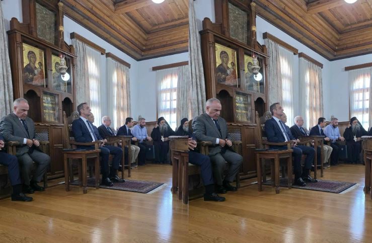 Στο Άγιον Όρος ο Κυριάκος Μητσοτάκης – Εικόνες