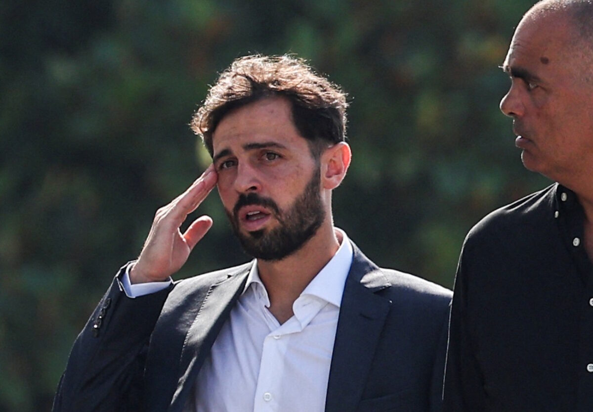 Ντιόγκο Ζότα: Οι συγκλονισμένοι Μπερνάρντο Σίλβα και Φεντερίκο Κιέζα και η συγκινητική στιγμή που τα φέρετρα μπήκαν στο ναό 6 Ντιόγκο Ζότα: Οι συγκλονισμένοι Μπερνάρντο Σίλβα και Φεντερίκο Κιέζα και η συγκινητική στιγμή που τα φέρετρα μπήκαν στο ναό
