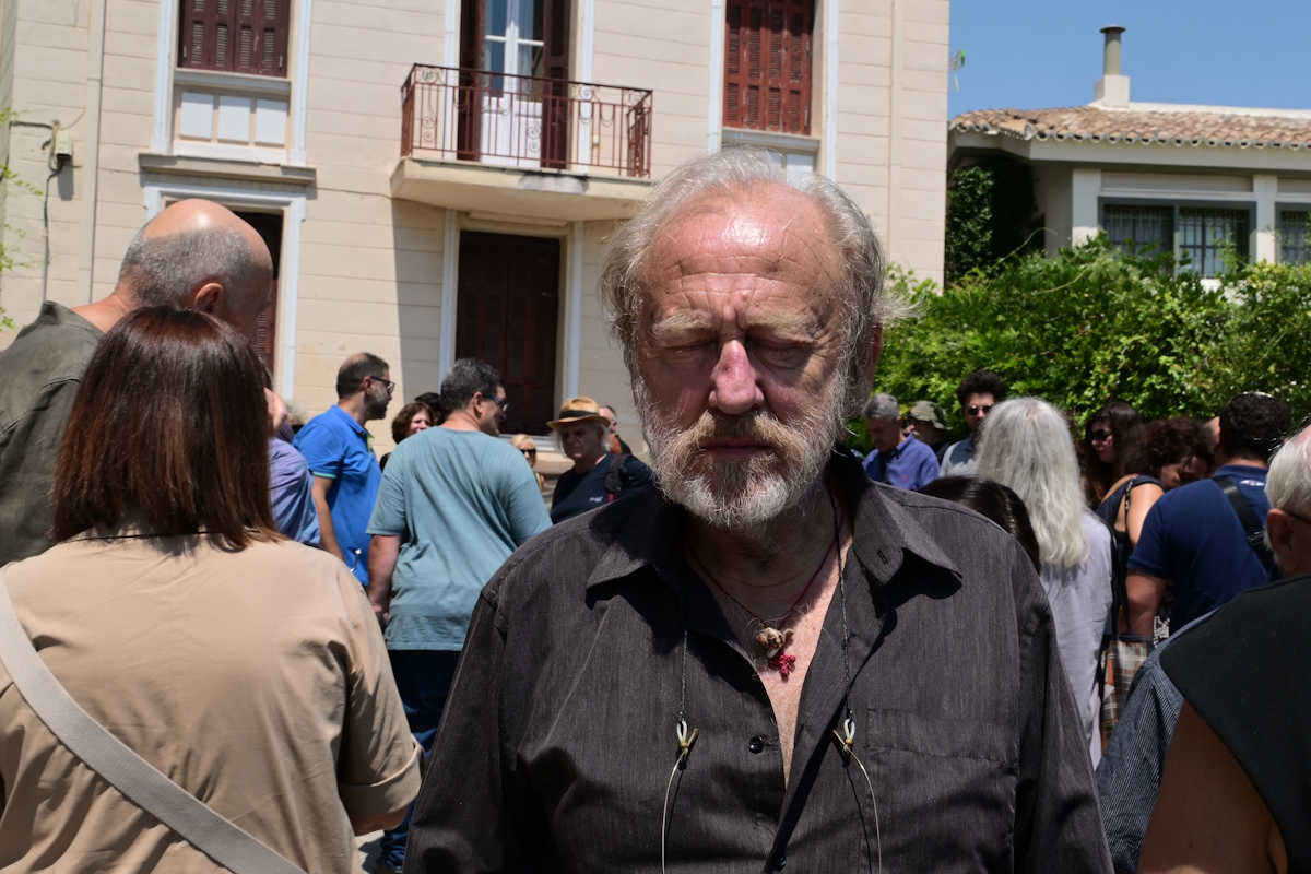 Γιώργος Καπουτζίδης και Ράνια Σχίζα λύγισαν στην τελετή αποχαιρετισμού του Γεράσιμου Μιχελή 9 Δημήτρης Πετρόπουλος