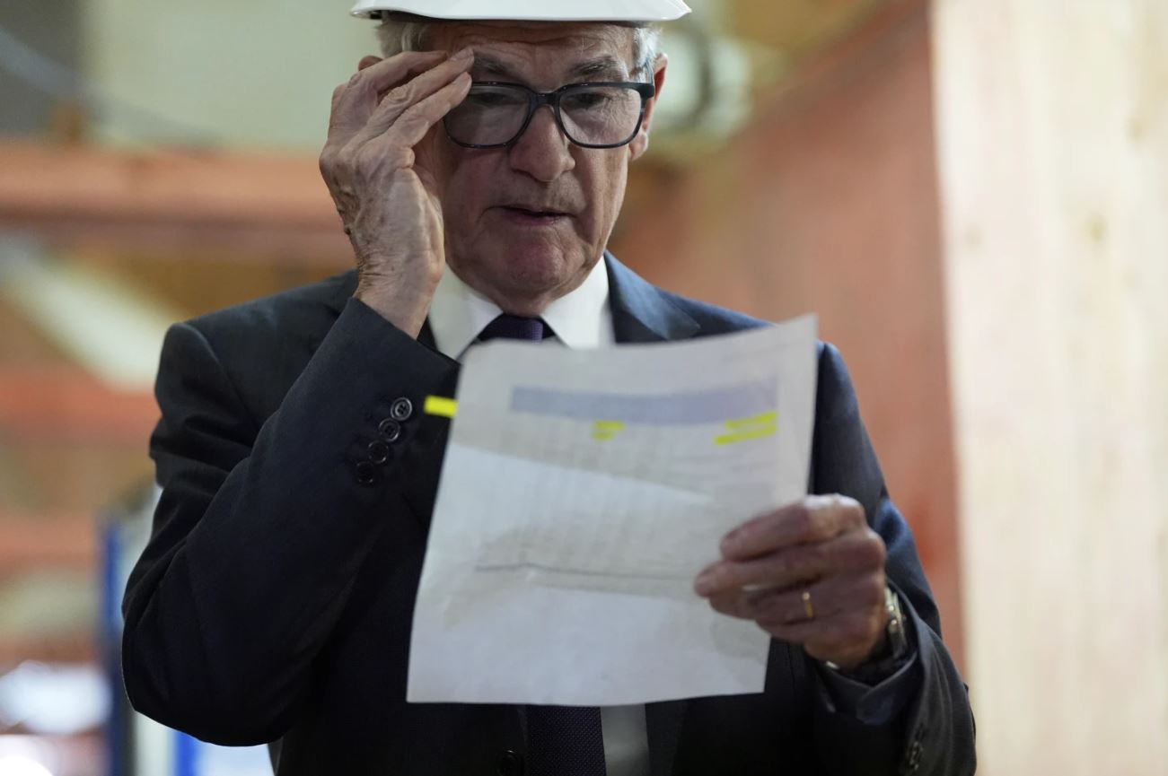 Τραμπ: Άνευ προηγουμένου σύγκρουση με τον Πάουελ σε ζωντανή μετάδοση – Αντέκρουσε τον Πρόεδρο των ΗΠΑ μπροστά στις κάμερες