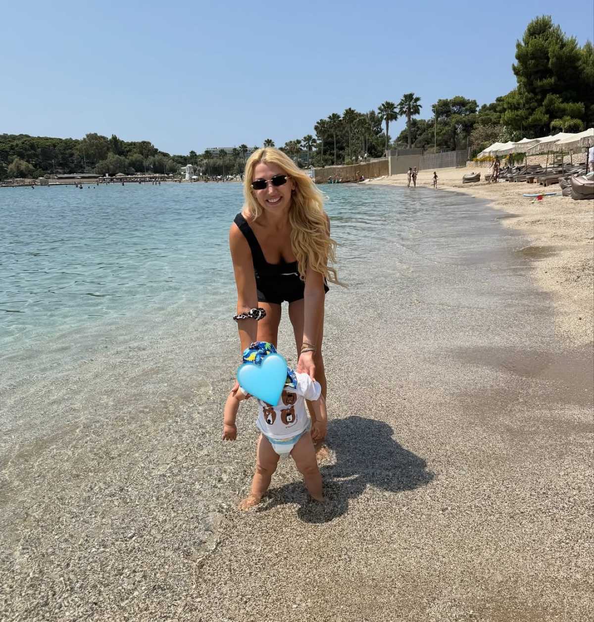 Η Κωνσταντίνα Σπυροπούλου με το γιο της, Βασίλη