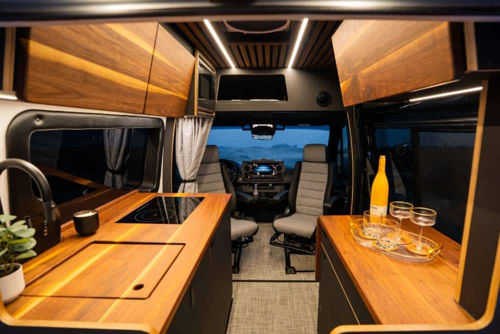 Το πιο «μάχιμο» Mercedes Sprinter 4×4