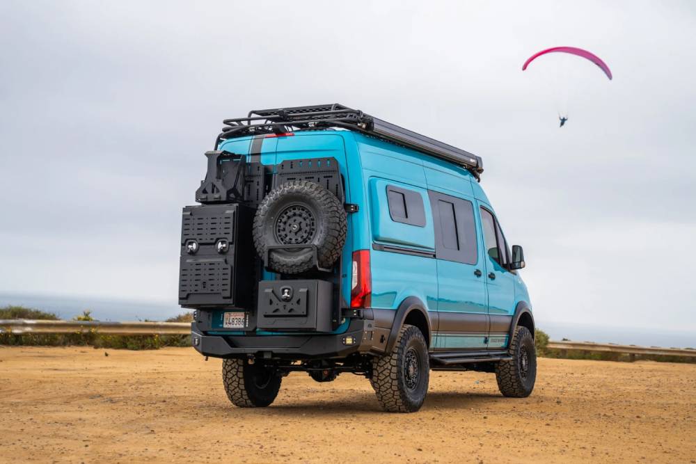 Το πιο «μάχιμο» Mercedes Sprinter 4×4