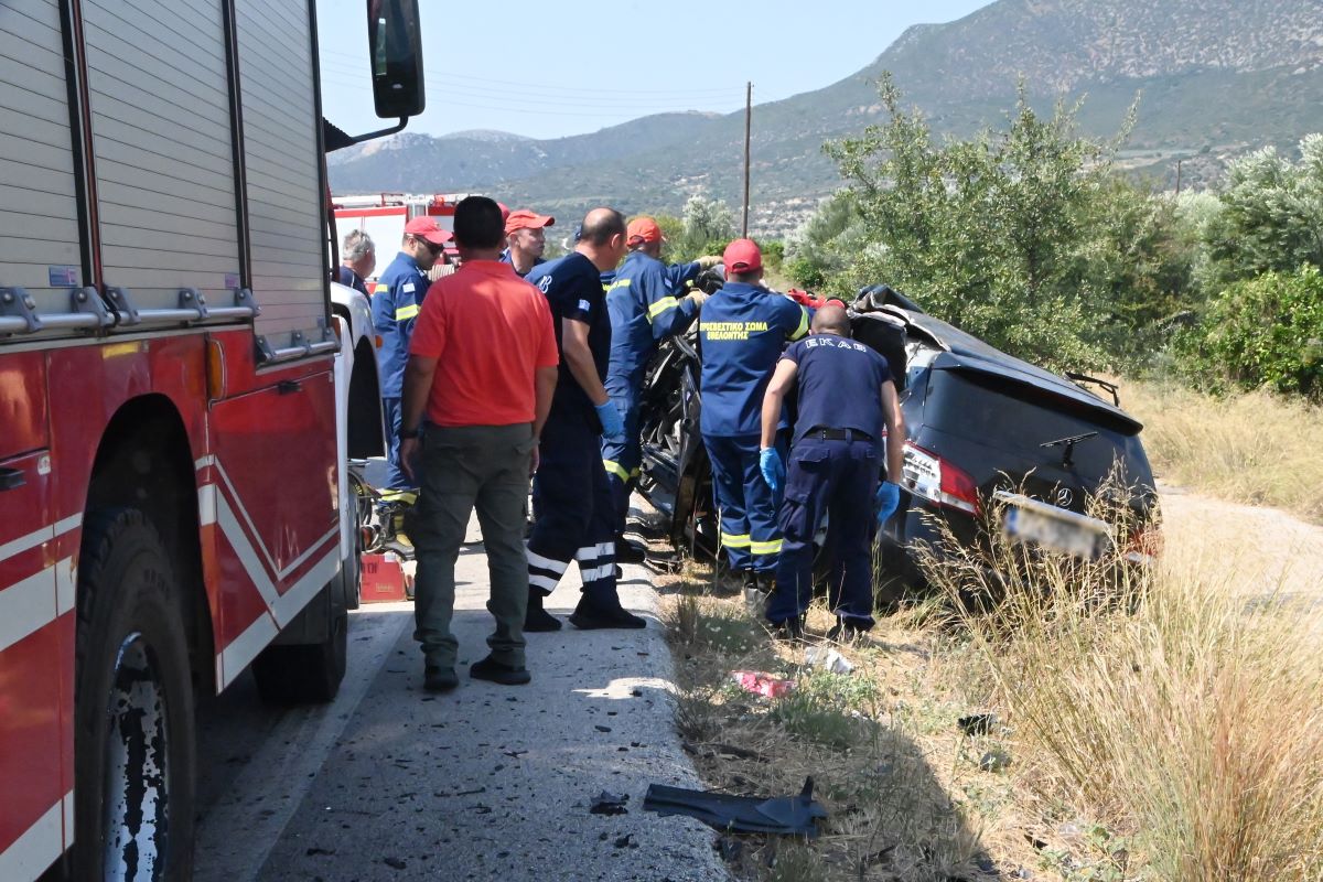 Αργολίδα: Τρεις νεκροί σε φρικτό τροχαίο – Νταλίκα συγκρούστηκε μετωπικά με τζιπ 2 Τροχαίο στην Αργολίδα