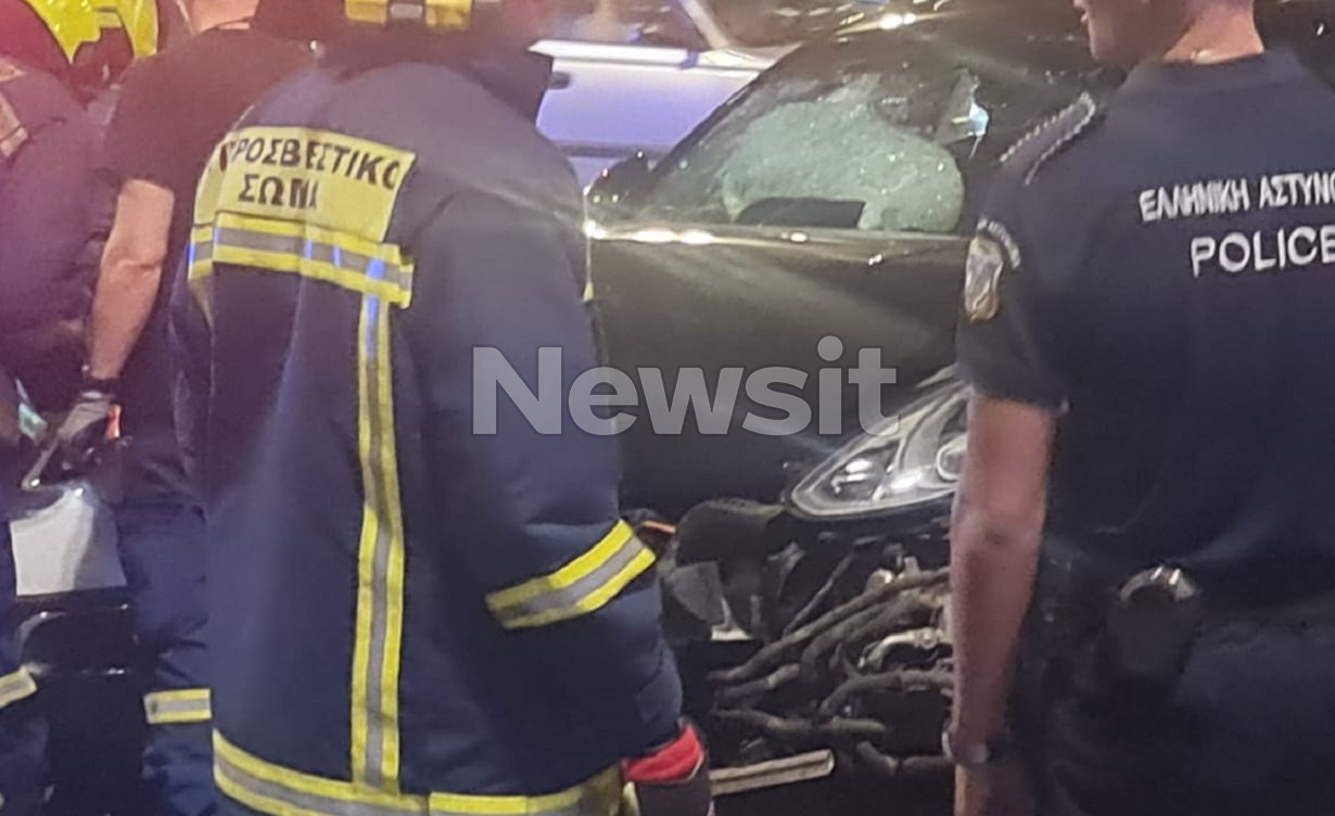 Σύγκρουση τεσσάρων αυτοκινήτων στην άνοδο της Συγγρού 6 Τροχαίο Συγγρού