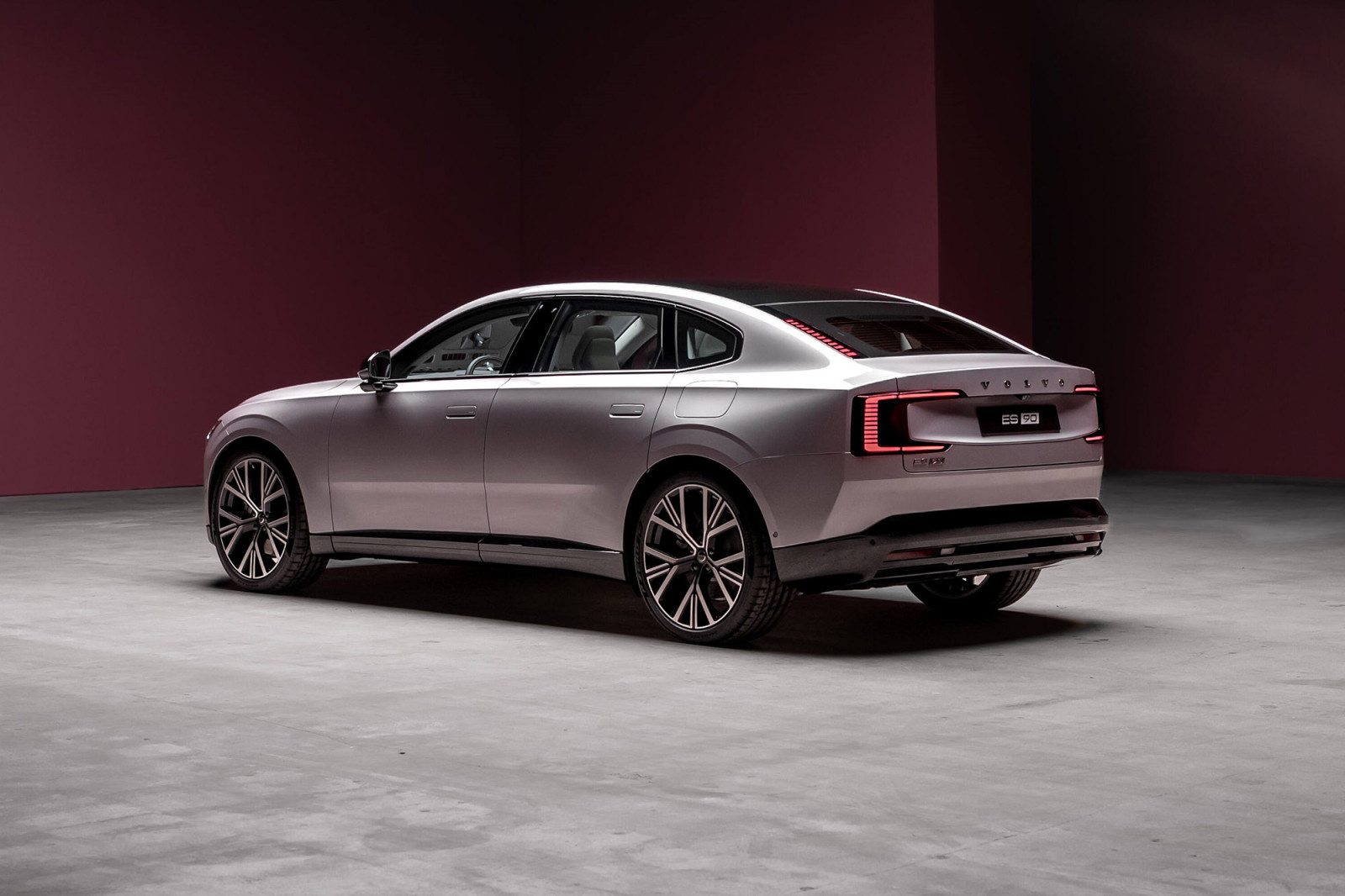"Οι νέες ηλεκτρικές Volvo στο στόχαστρο του εμπορικού πολέμου;" 3 Volvo