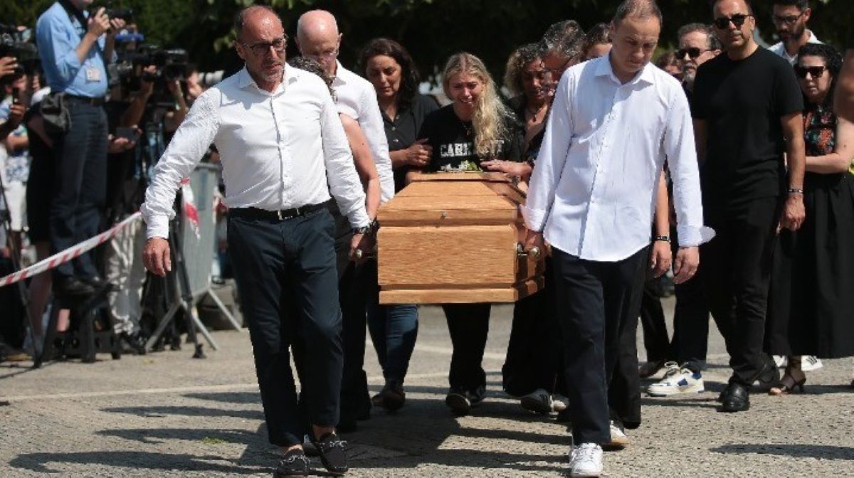 Ντιόγκο Ζότα: Θρήνος και οδύνη στην τελευταία του κατοικία – Συντετριμμένοι η σύζυγος και οι συμπαίκτες του 2 κηδεία Ντιόγκο Ζότα