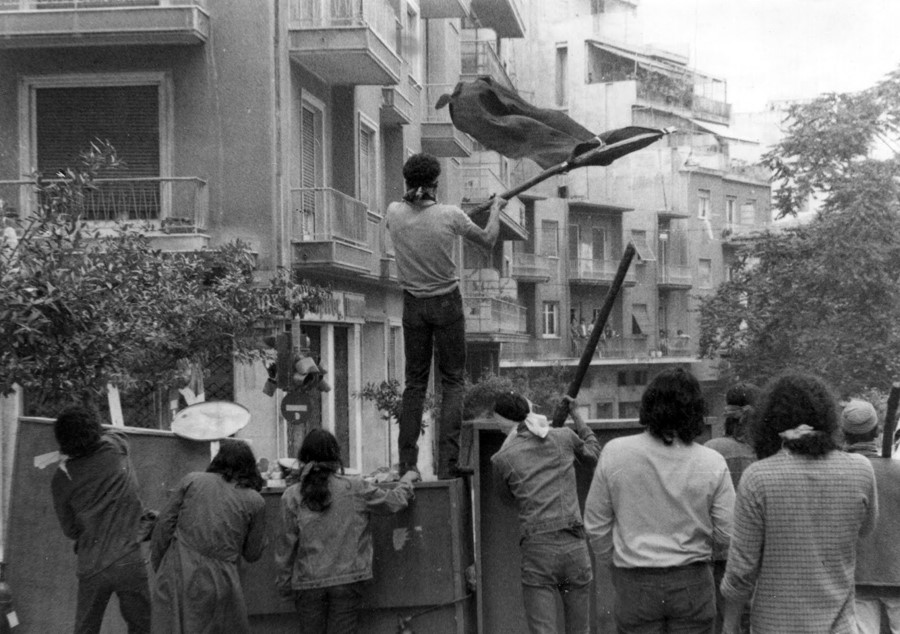 Όταν τα Εξάρχεια αποτελούσαν σημείο συνάντησης μεγάλων καλλιτεχνών (φωτο)