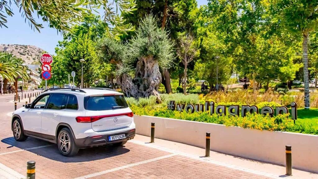 Η Mercedes αναζητά κινητήρες από τη BMW; 7 Από Πειραιά μέχρι Σούνιο με το Mercedes EQB 250